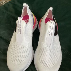 Women’s Nike Epic Phantom React Flyknit shoe.